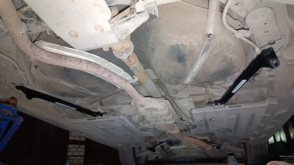 Распорки средние нижние боковые Subaru Outback 5 (BS), Subaru Legacy 6 (BN, BS) (ПОД ЗАКАЗ)