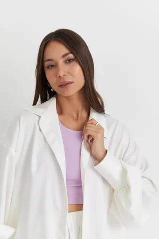 Комплект с рубашкой и шортами кремового цвета