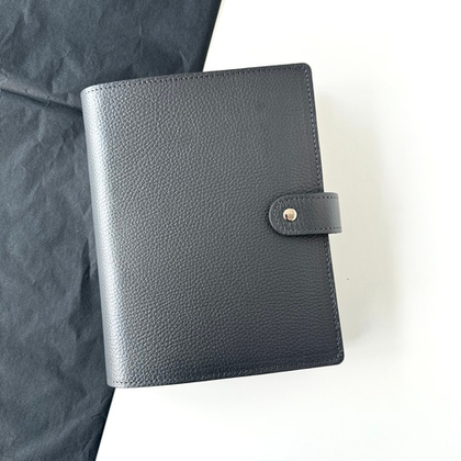 Обложка на кольцах А5 на хлястике