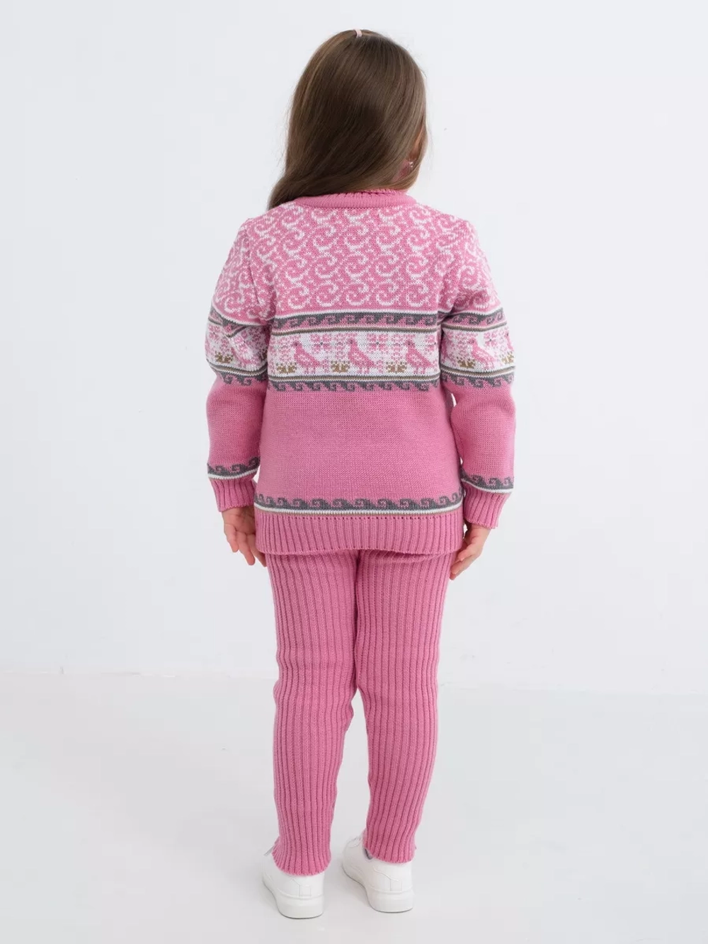 Свитер вязаный с горлом