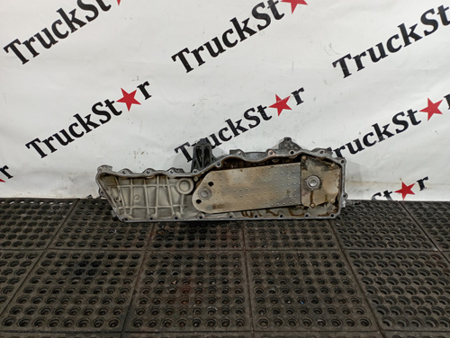 Крышка масляного радиатора в сборе