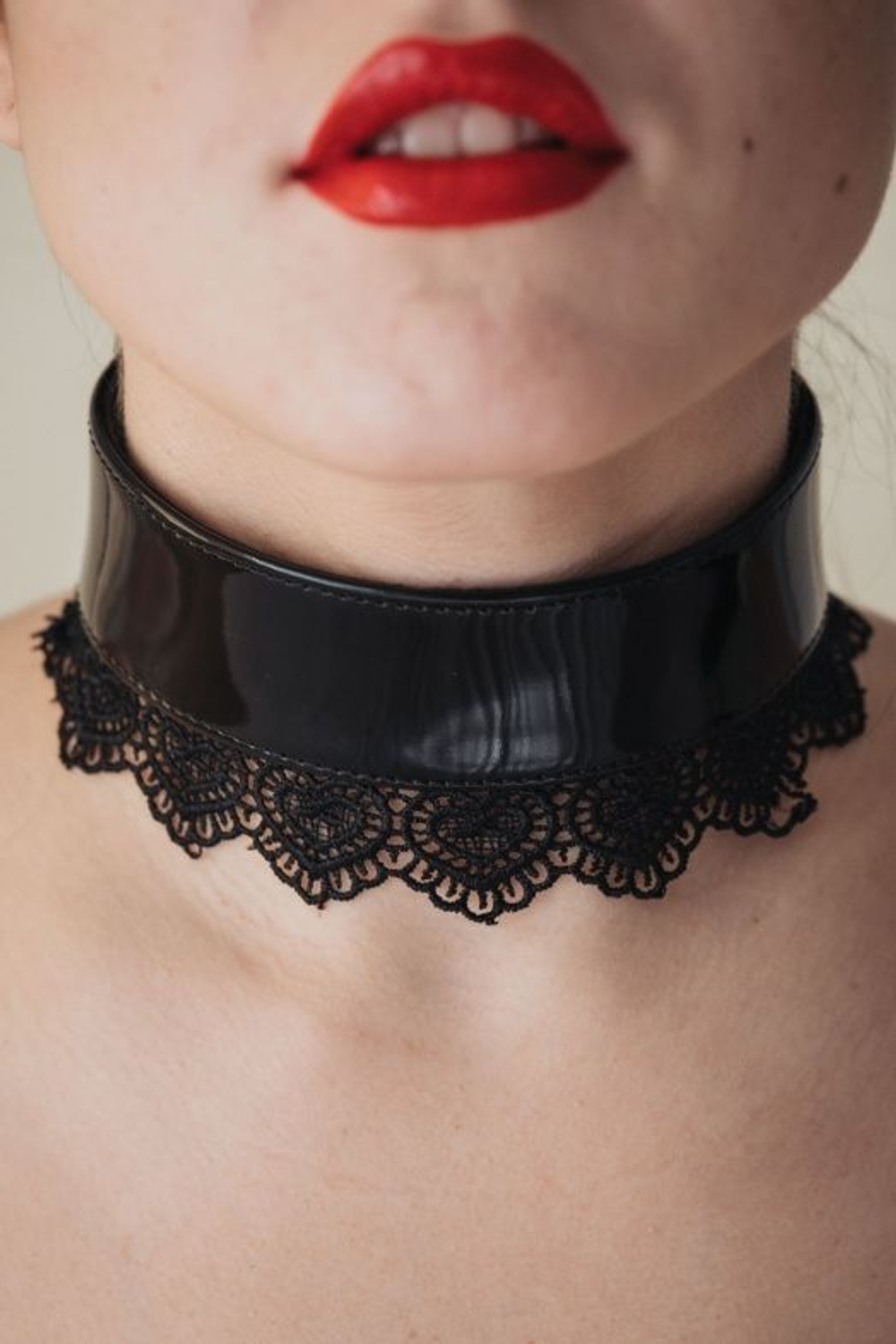 Изящный чёрный ошейник с кружевом (Цвет: черный)