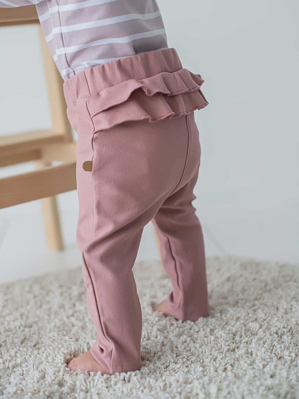 Брюки из джинскота с рюшей "Розовые" 0+