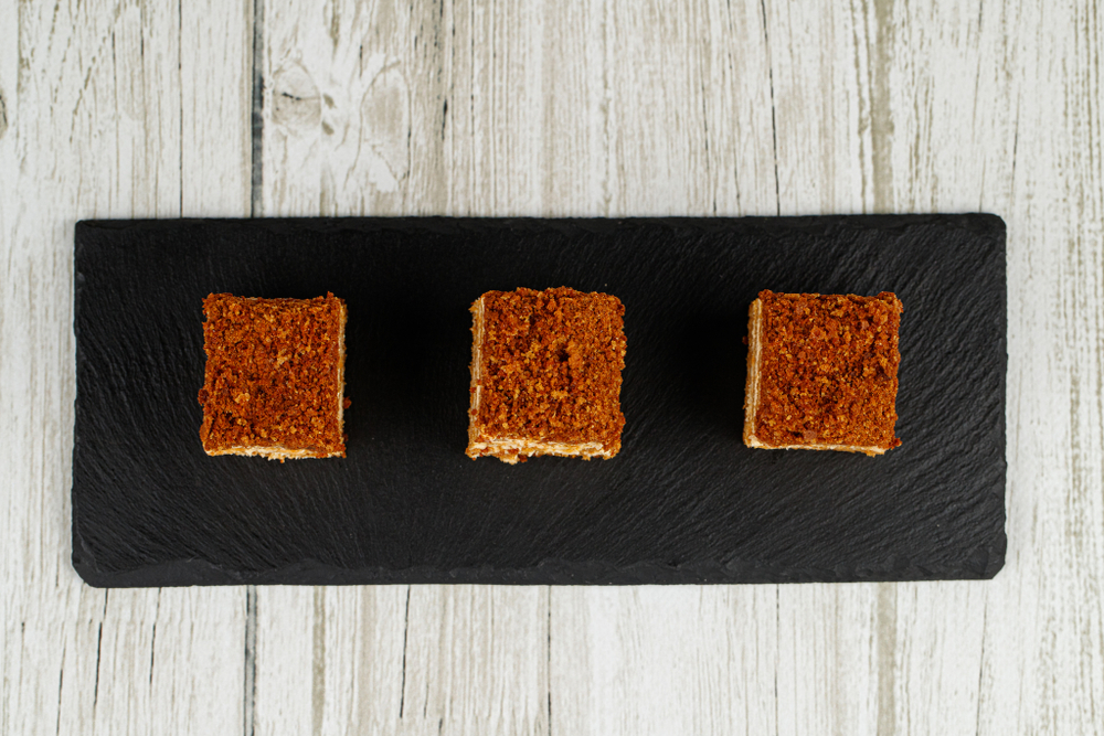 Пирожное Медовик