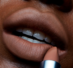 MAC Cosmetics Powder Kiss Lipstick - матовая помада, 3 g