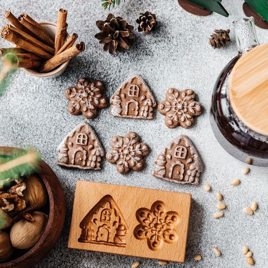 Пряничные штампы домик и снежинка