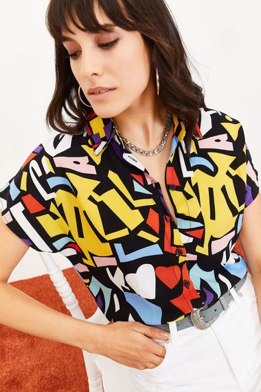 Qadın üçün geometrik çaplı,qısa qol köynək 10061004