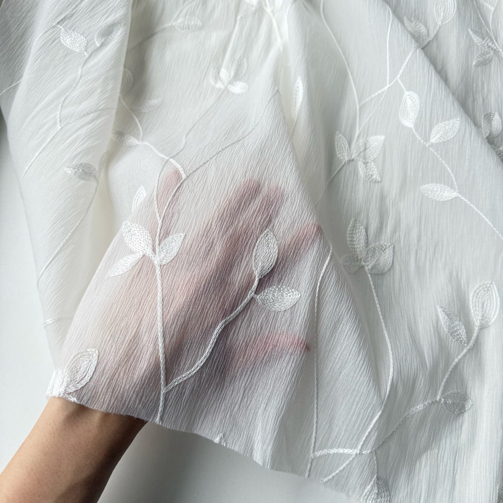 Вышивка Веточки на шифоне