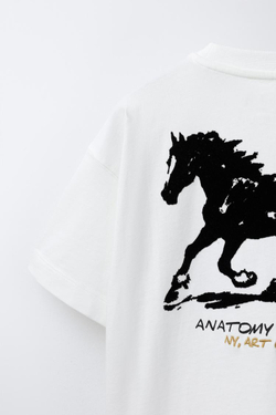ZARA ФУТБОЛКА С ПРИНТОМ "ЛОШАДЬ", БЕЛЫЙ