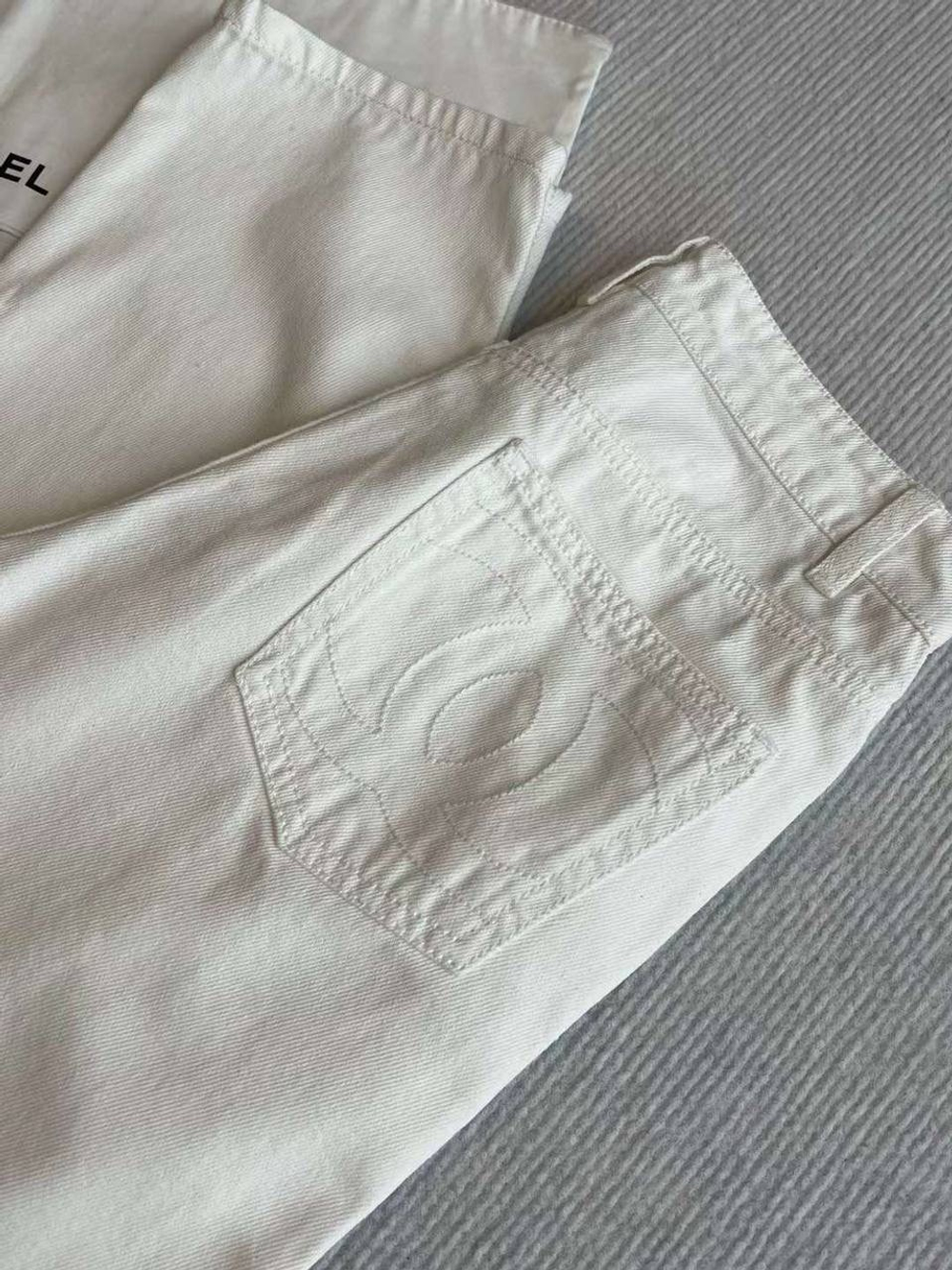 Джинсы Chanel