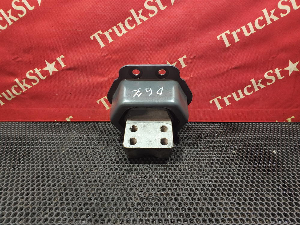 Подушка двигателя задняя 2020г