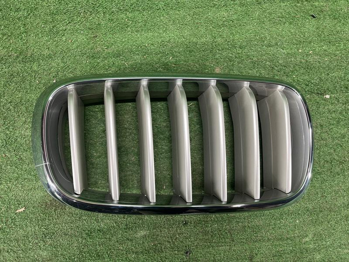 Решетка радиатора правая BMW X5 F15, X6 F16 (2013-2018)