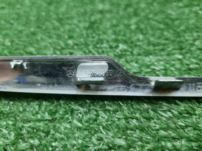 Молдинг решетки радиатора Mercedes GLC X253 19-22