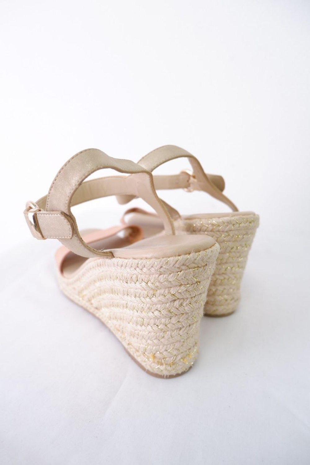 Босоножки Graceland модные на танкетке 39 размер