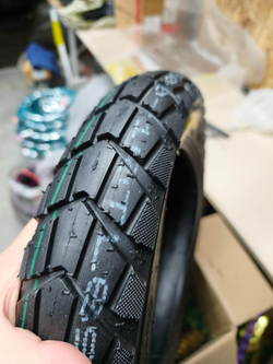 Покрышка бескамерная 3.0-10