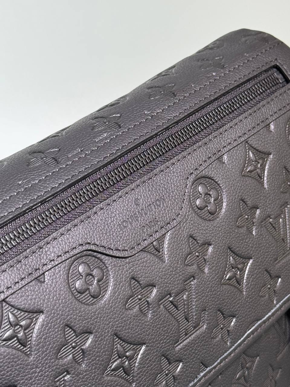 Сумка-мессенджер Louis Vuitton