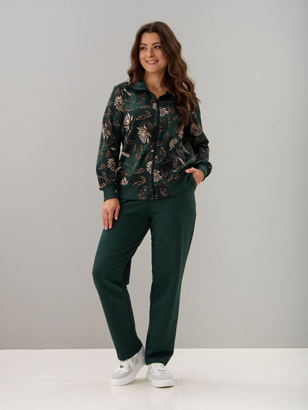 Костюм с брюками КБ-184/изумрудный-хризантемы