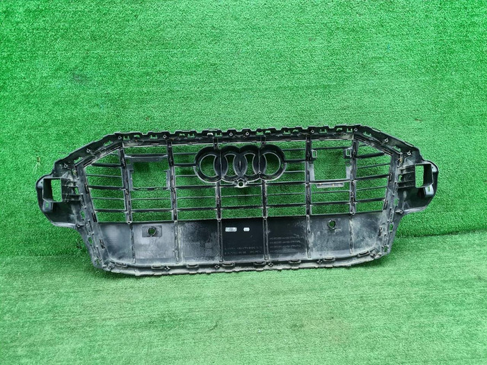 Решетка радиатора Audi Q7 2 (2019-2024)