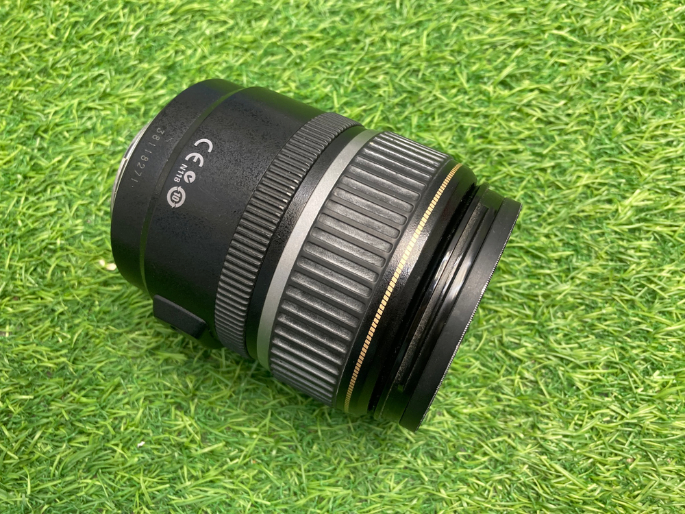 Canon EF-S 17-85mm 4-5.6 IS USM