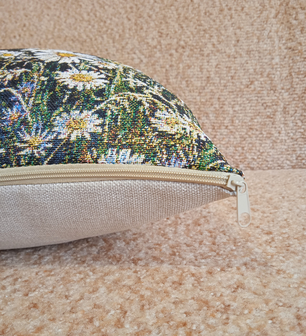 Декоративный гобеленовый чехол для интерьерной подушки Июнь 38*38