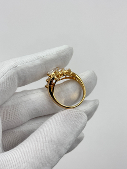 Кольцо с кристаллами