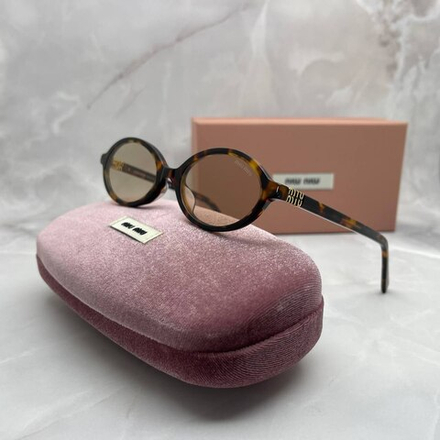 Солнцезащитные очки MIU MIU