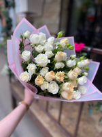 Букет кустовых роз Summer Rose (Саммер Роуз) и кустовых роз (Miss Bombastic) в букете 7шт /Цветы Луны