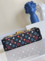 Louis Vuitton Petite Malle