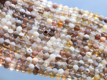 Нить бусин из агата ботсвана 3,7мм, огранка