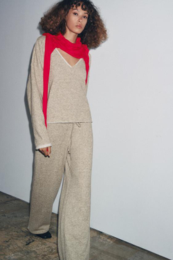 ZARA ТОЛСТОВКА В СТИЛЕ РУСТИК С V-ОБРАЗНЫМ ВЫРЕЗОМ, НЕЖНО-КОРИЧНЕВЫЙ