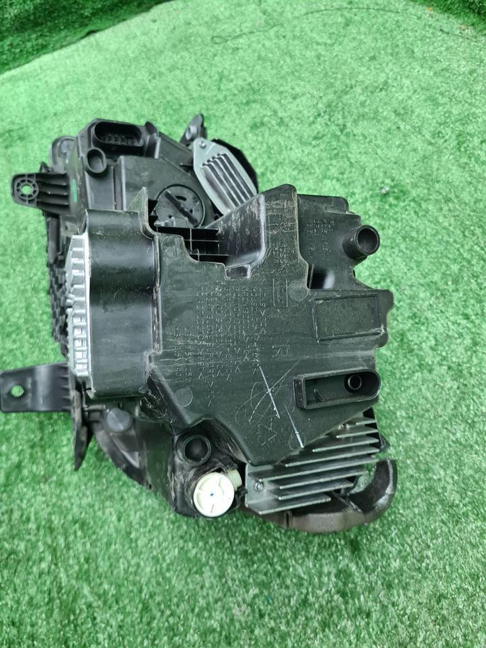 Фара правая Geely Atlas 1 (2016-2022) LED