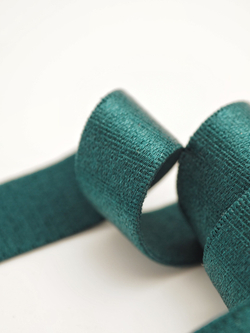Резинка бретелечная изумруд глянцевая ширина 15 мм