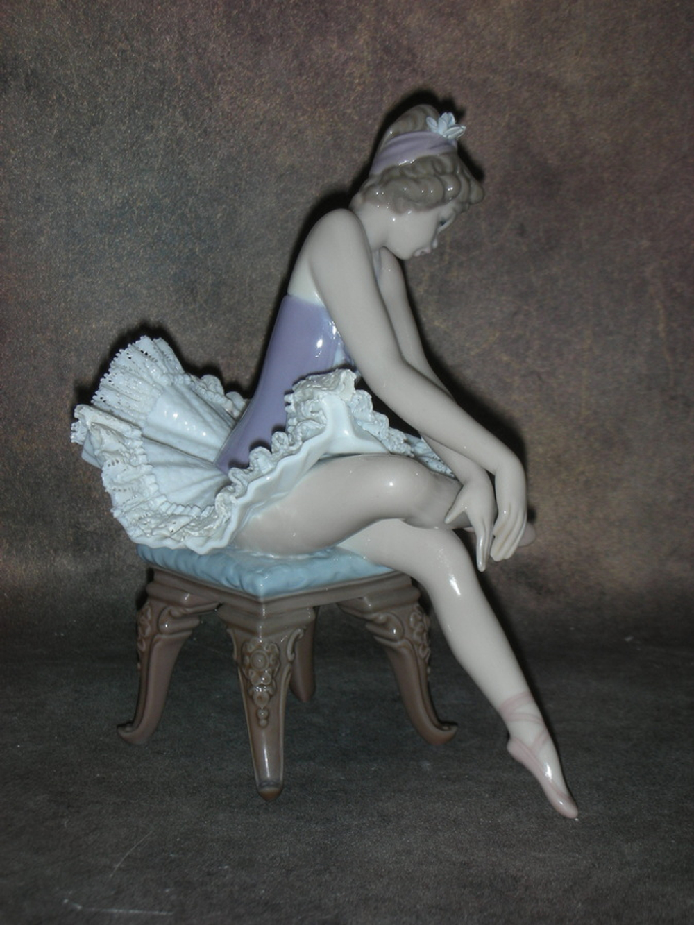 Статуэтка. Фарфор. Премьера Балерина на стуле. Lladro. Испания