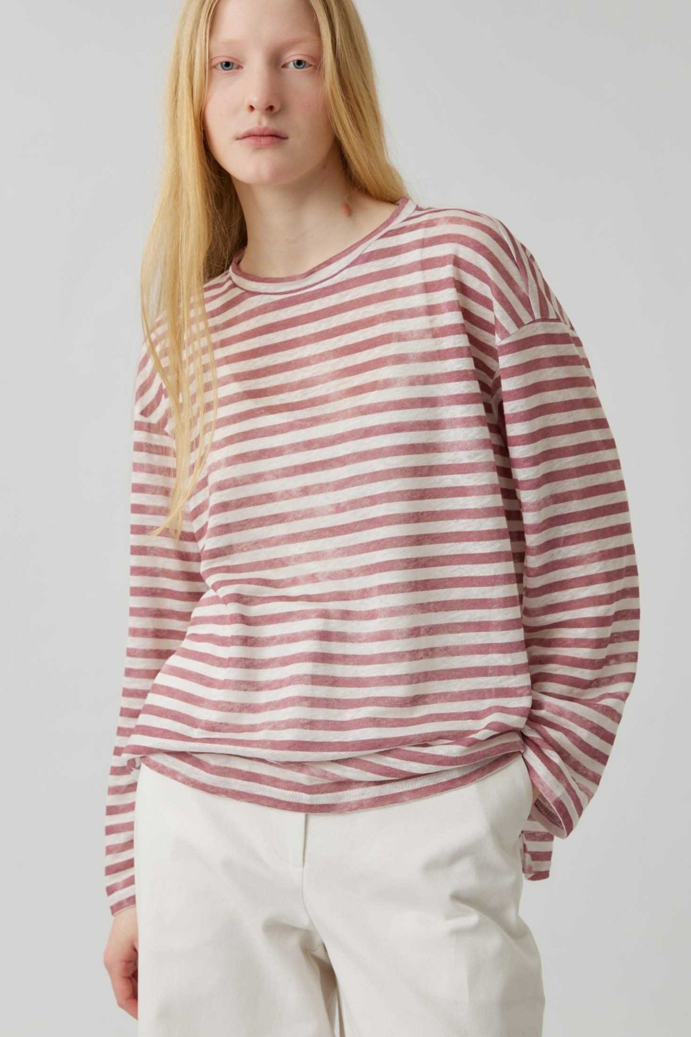 Топ с разрезами в розовую полоску из льна