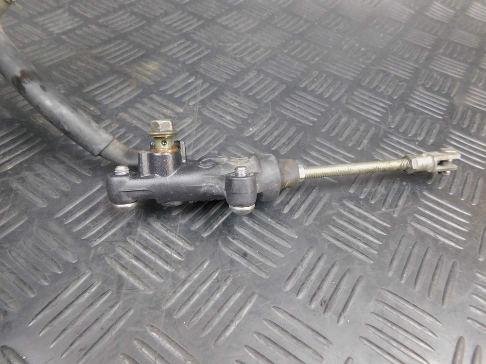 Цилиндр заднего тормоза Yamaha TDM850 RN03J 2001