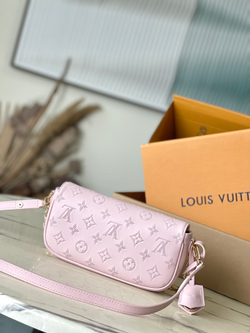 Louis Vuitton Ivy Wallet On Chain Bag