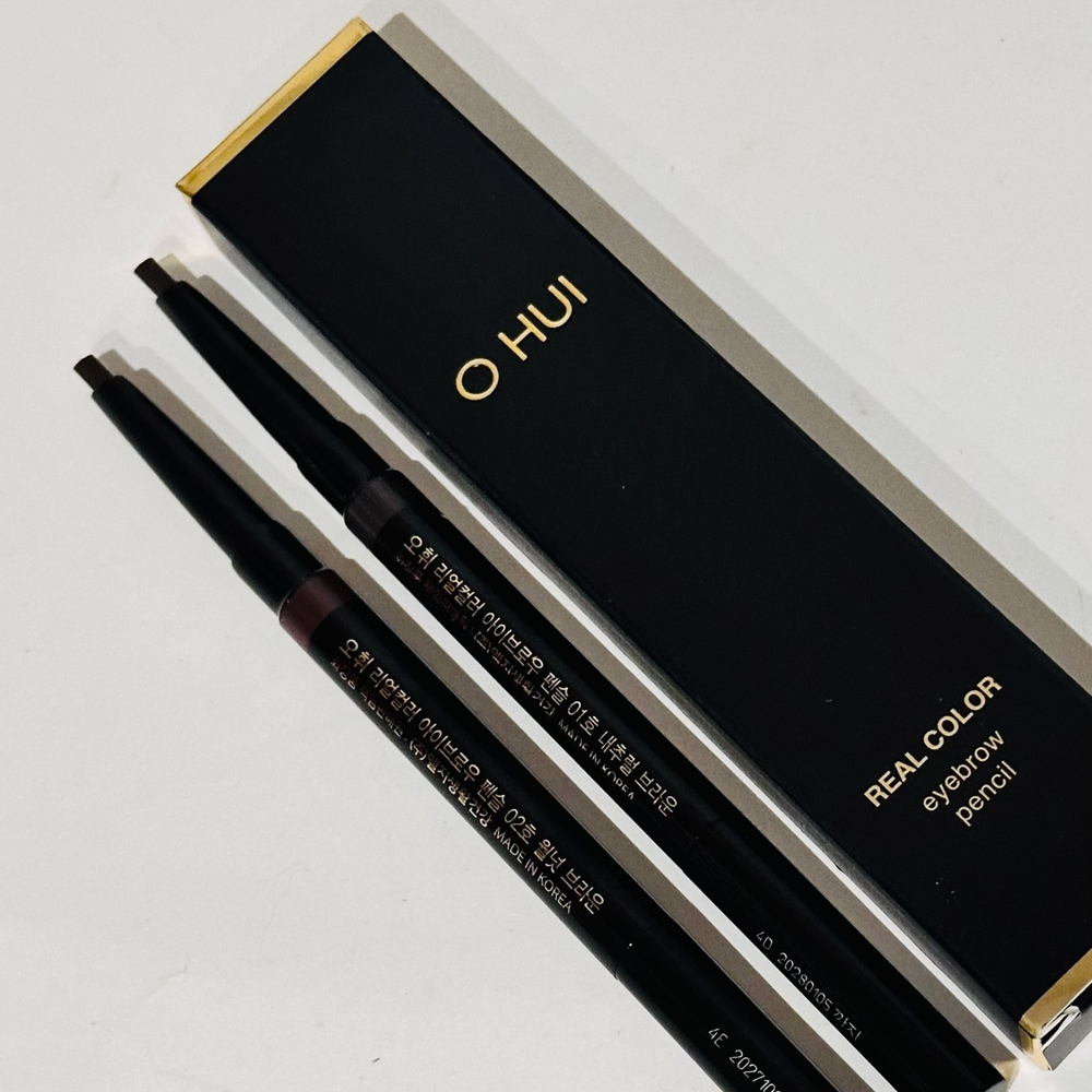 Карандаш для макияжа бровей и век O Hui Real Color eyebrow pencil.