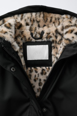 ZARA ПРОРЕЗИНЕННАЯ КУРТКА WATER REPELLENT, ЧЕРНЫЙ