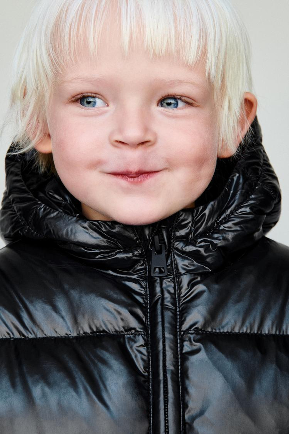 ZARA ПУХОВИК ИЗ ПЕРА И ПУХА С КАПЮШОНОМ WATER REPELLENT, ЧЕРНЫЙ