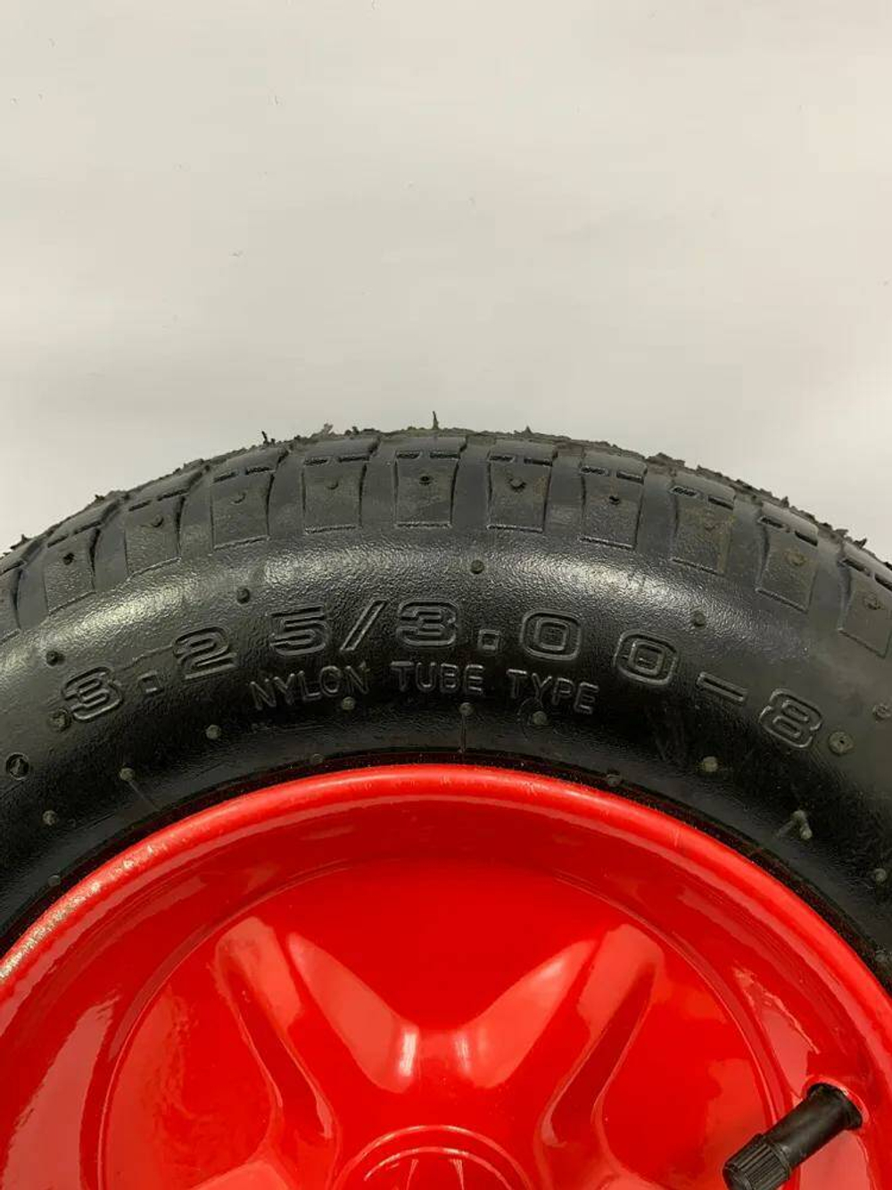 Колесо надувное для садовой тачки 3.25/3.00-8 тип1