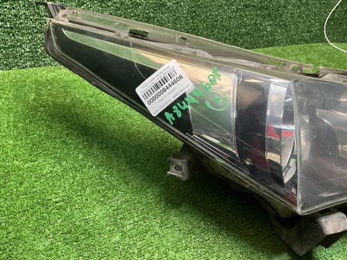 Фара правая Toyota Corolla E160 (12-16) галоген