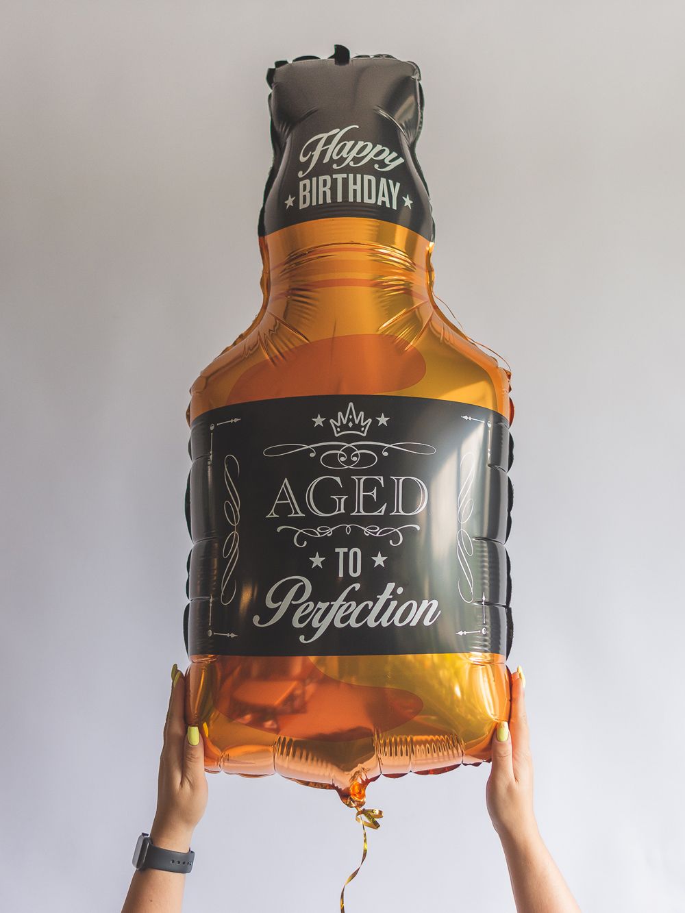 "Бутылка виски" (AN), 27"/68 см х 34"/86 см,