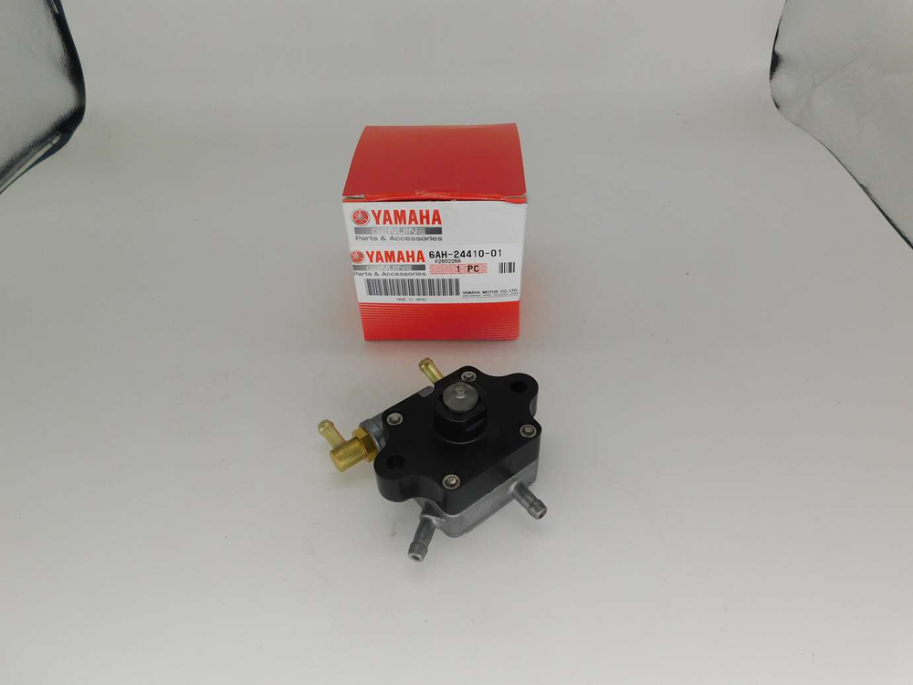 топливный насос Yamaha F13.5 F15 F20 F9.9 6AH-24410-00-00