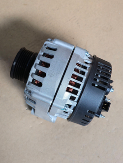 Генератор Камаз, Маз дв.740 ЕВРО-2, ЯМЗ-658 поликлиновой шкив, монокронштейн 28В 75А Автоэлектрика