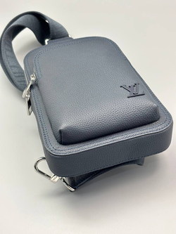 Сумка- слинг Louis Vuitton