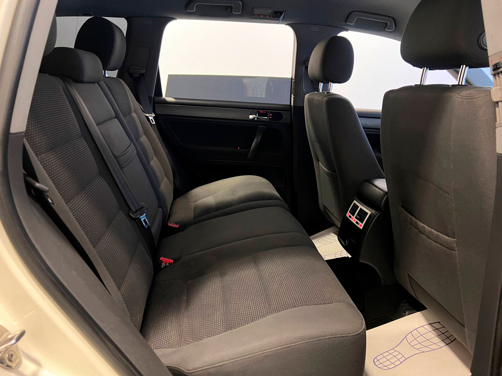 Volkswagen Touareg, 2004 год