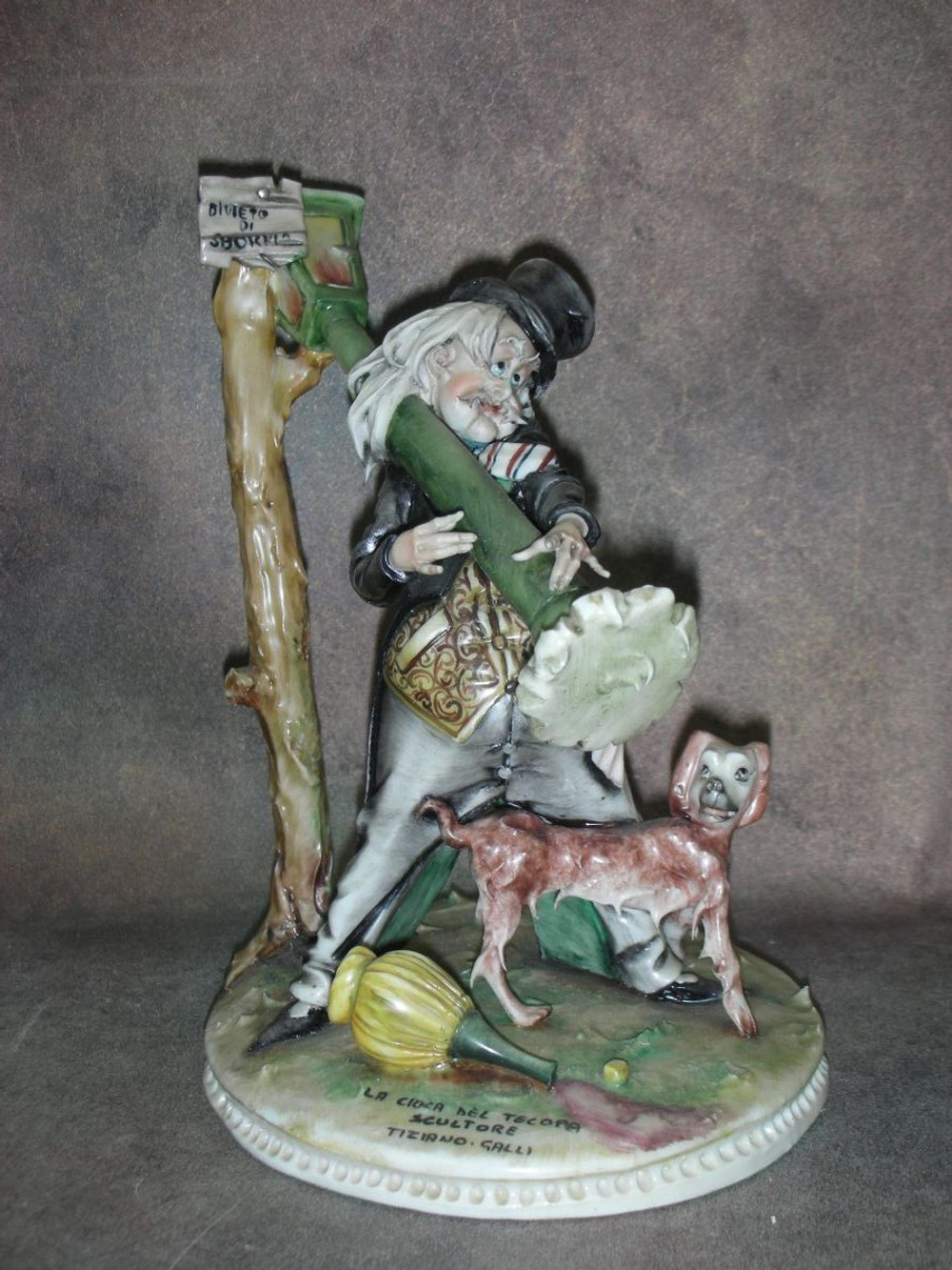 Статуэтка. Фарфор. С похмелья. Capodimonte. Италия