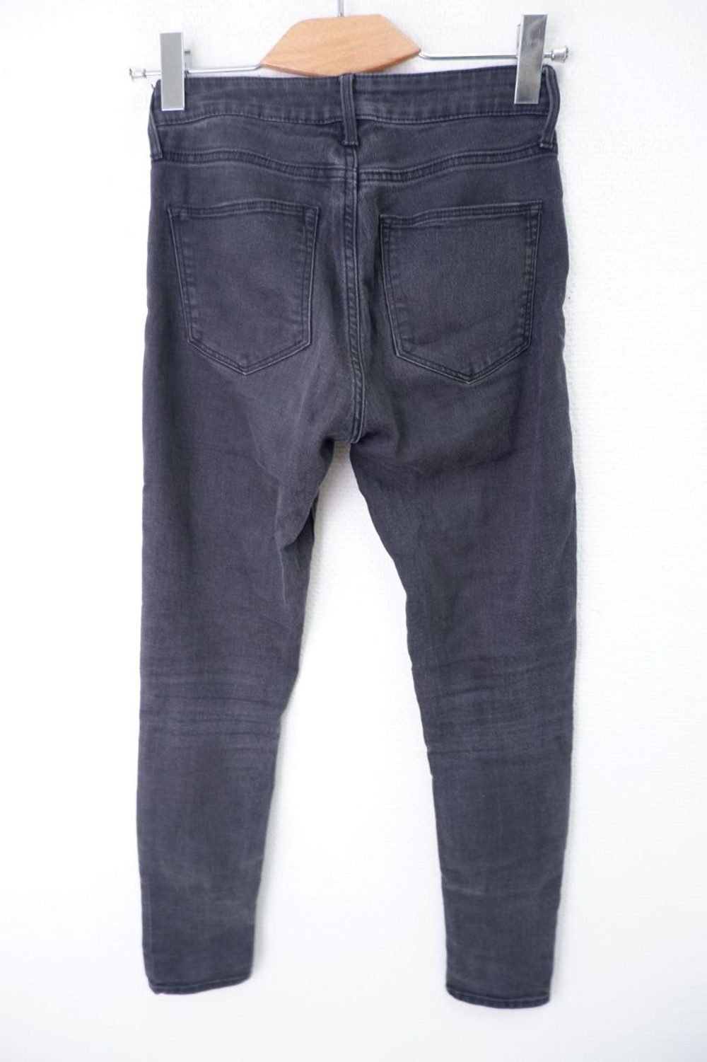 Джинсы H&M зауженные 42 размер