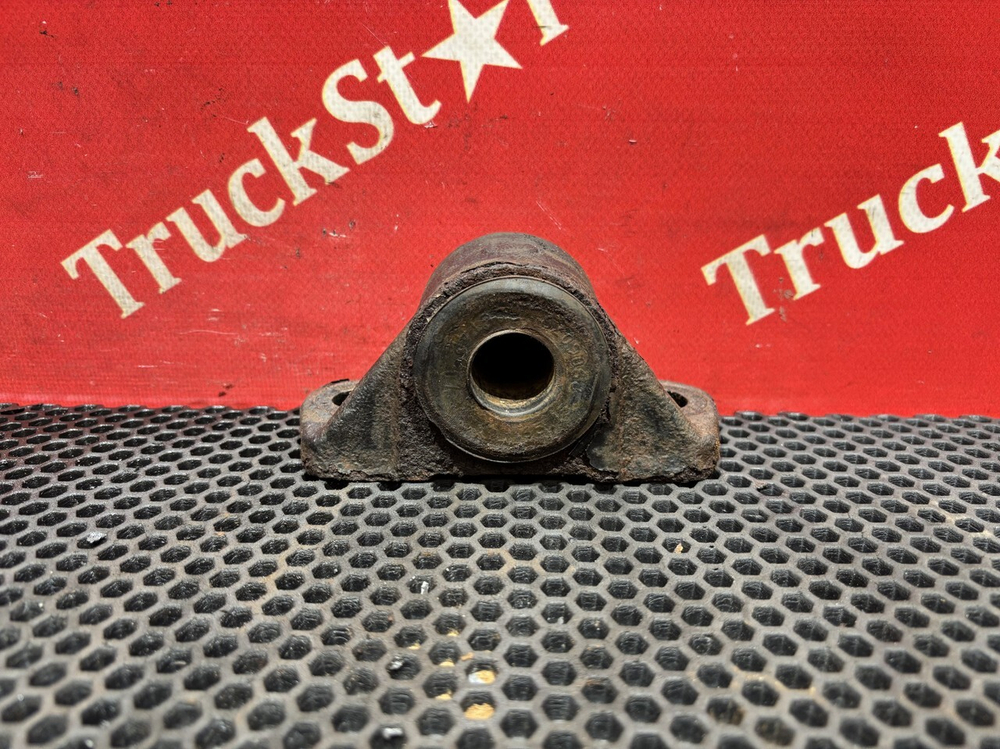 Кронштейн переднего стабилизатора