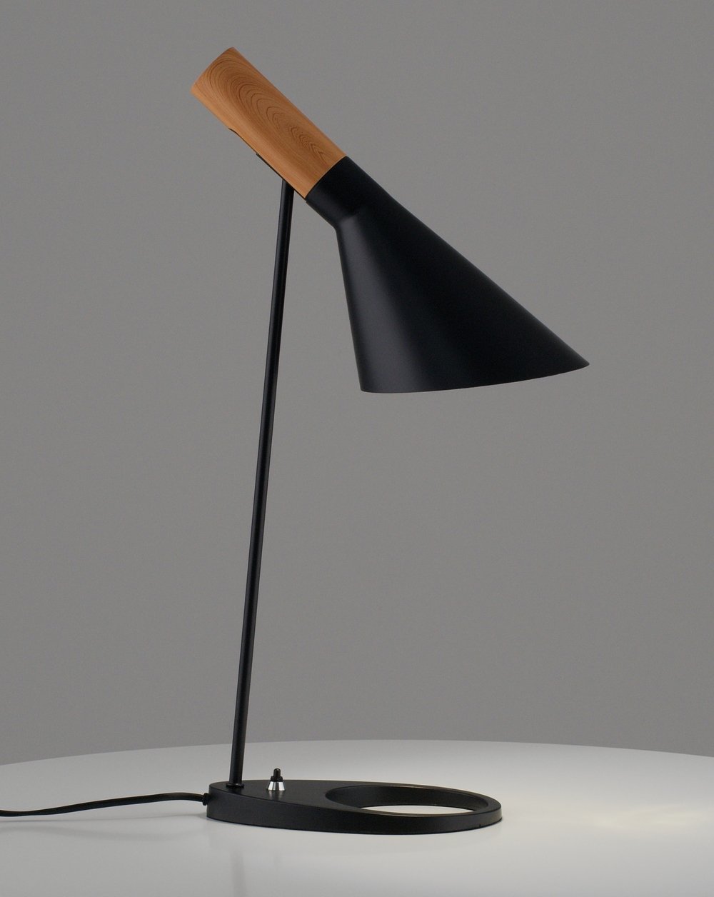 Лампа настольная Moderli V11333-1T Turin